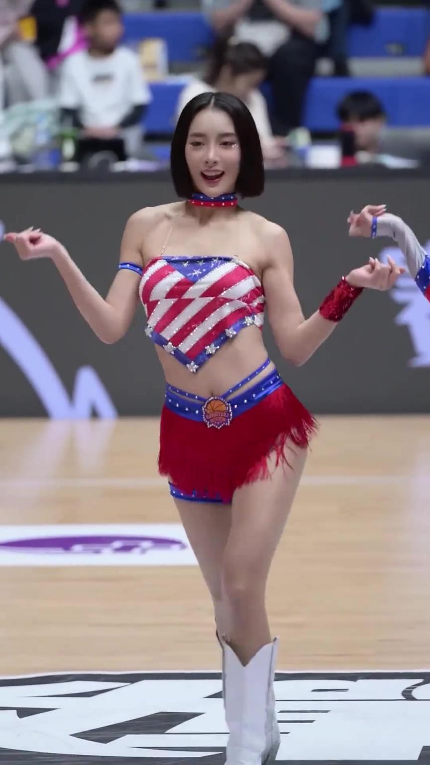 太離譜了 ！幾乎是完美女人！