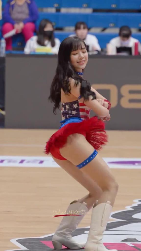 最好的啦啦隊(duì)小姐姐！自信，健康充滿活力！